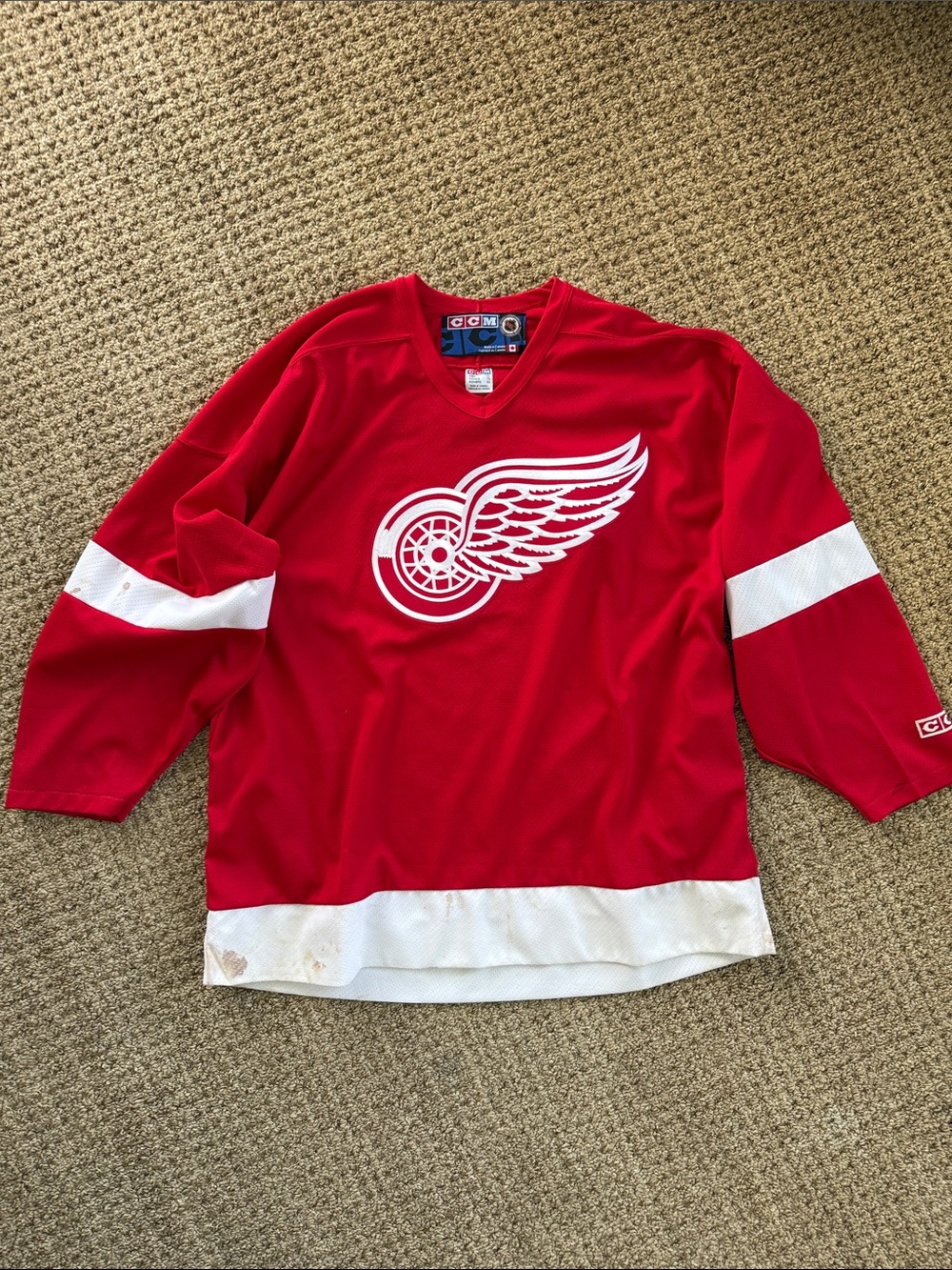 Detroit Red Wings Official Licensed CCM Hockey Jersey, Men’s XL